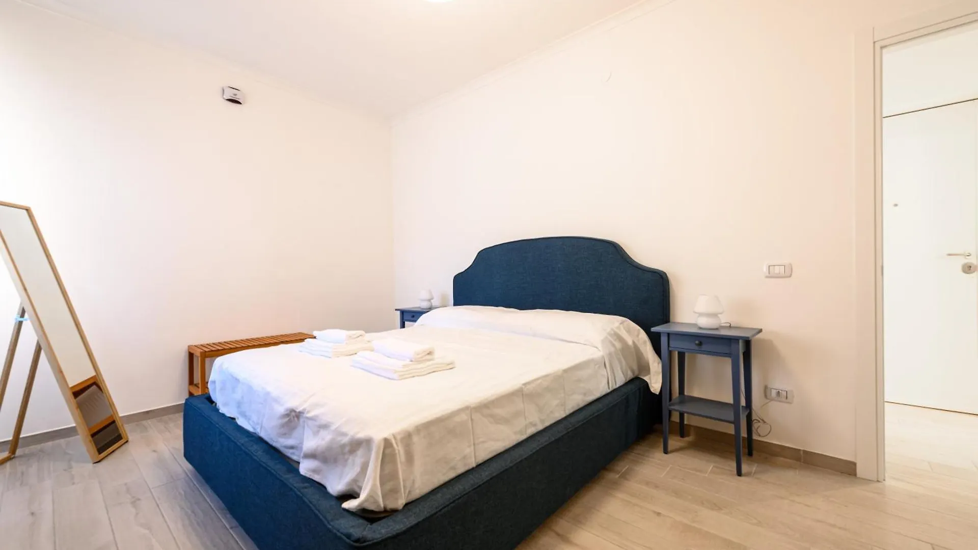 Pulcinella Home - Chic E Comfort In Central City Neapol 0*,  Itálie