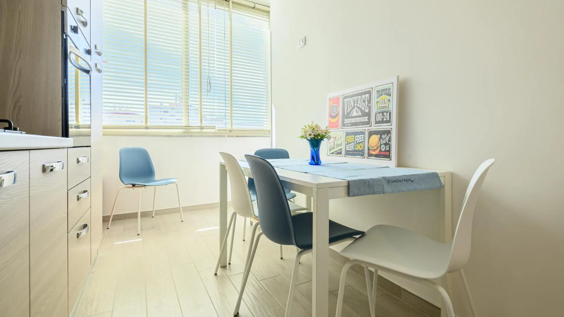 Apartment Pulcinella Home - Chic E Comfort In Central City Naples Italy